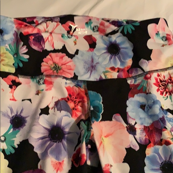 High waisted work out pants. Petite - Picture 3 of 4